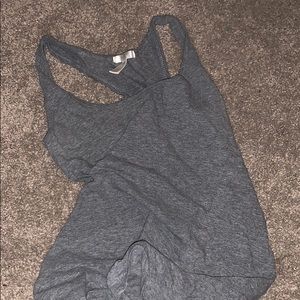grey tank top